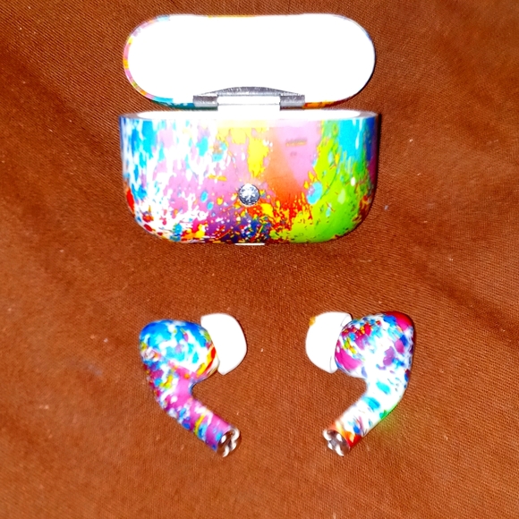 Wireless earbuds + accessories included - Picture 3 of 6